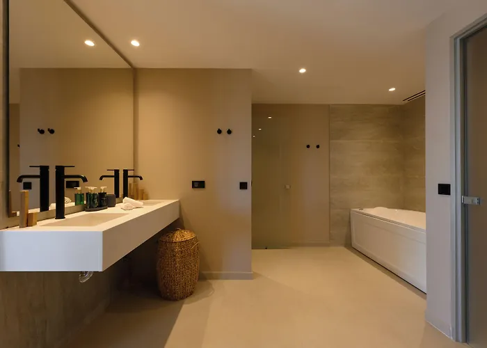 Restia (adults Only) 5*